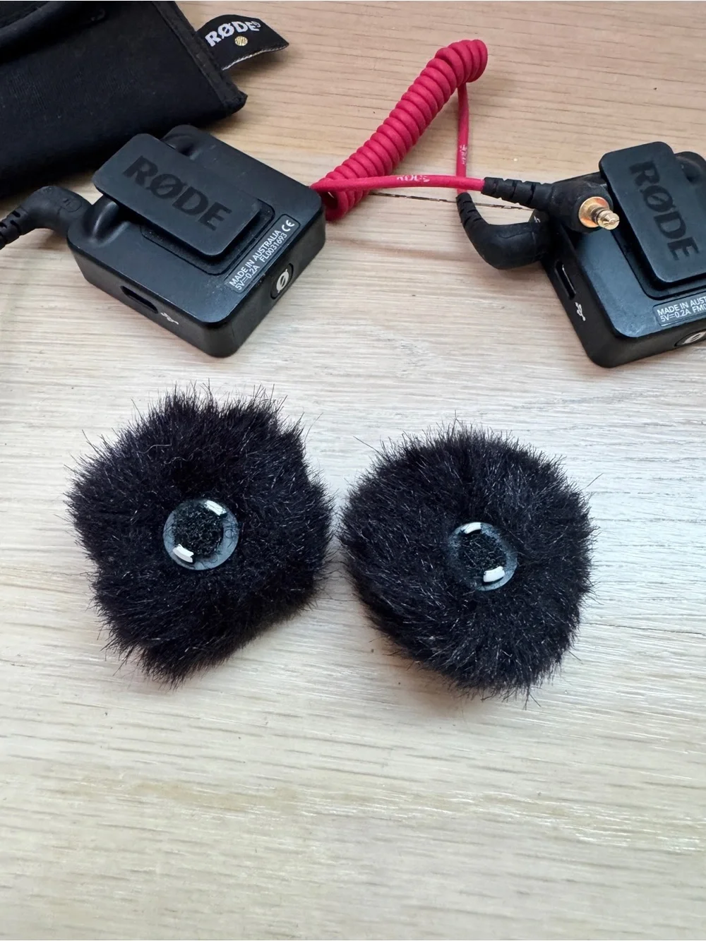 RODE Wireless GO 1st Gen Wireless Lavalier Microphone w/ 2 Deadcats